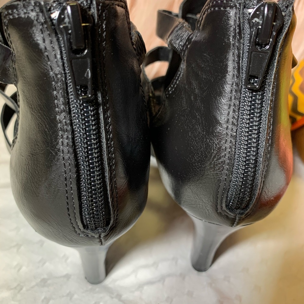 Me Too Suzie Style Leather upper sandal - Picture 4 of 8